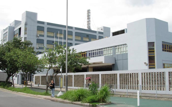 廣連福珠寶實業廠房板底粘貼碳纖維加固